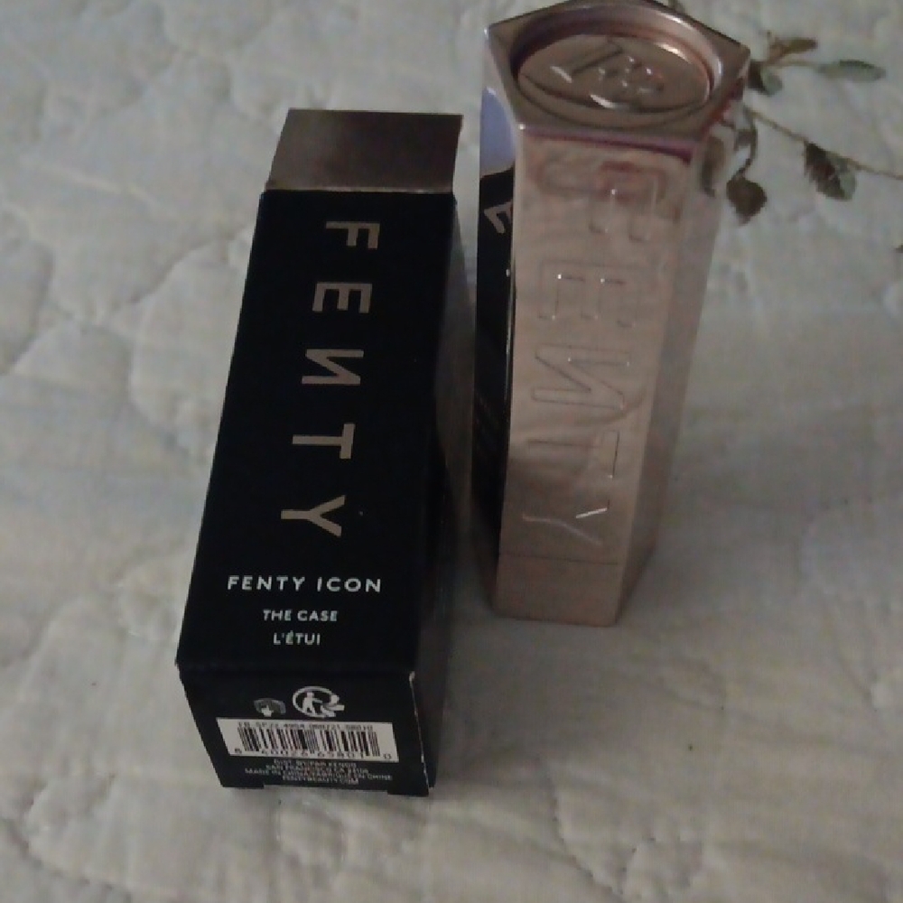 Fenty Beauty Icon Lipstick Case - Sleek Metallic